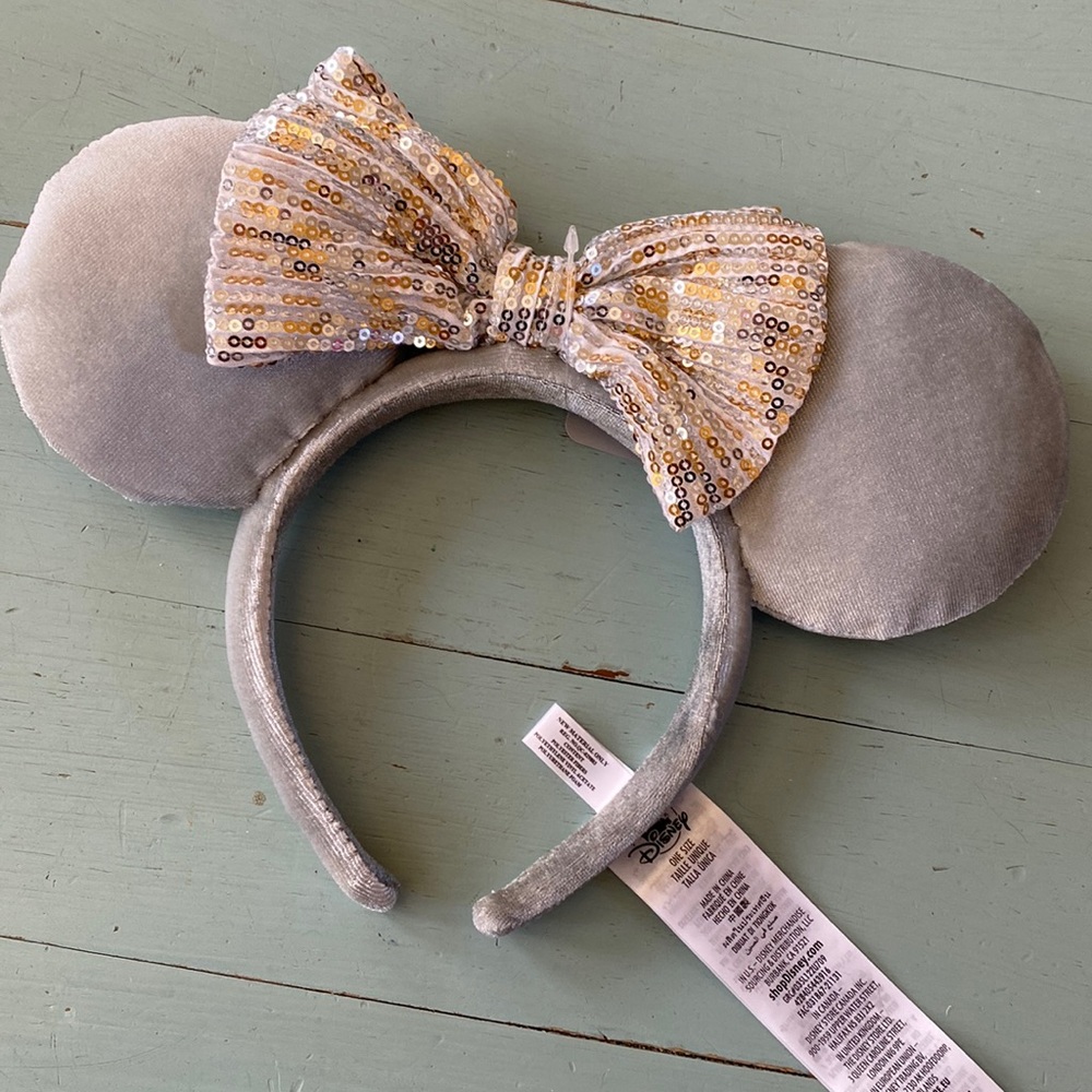 NWT Grey blue Minnie ears with sparkly bow